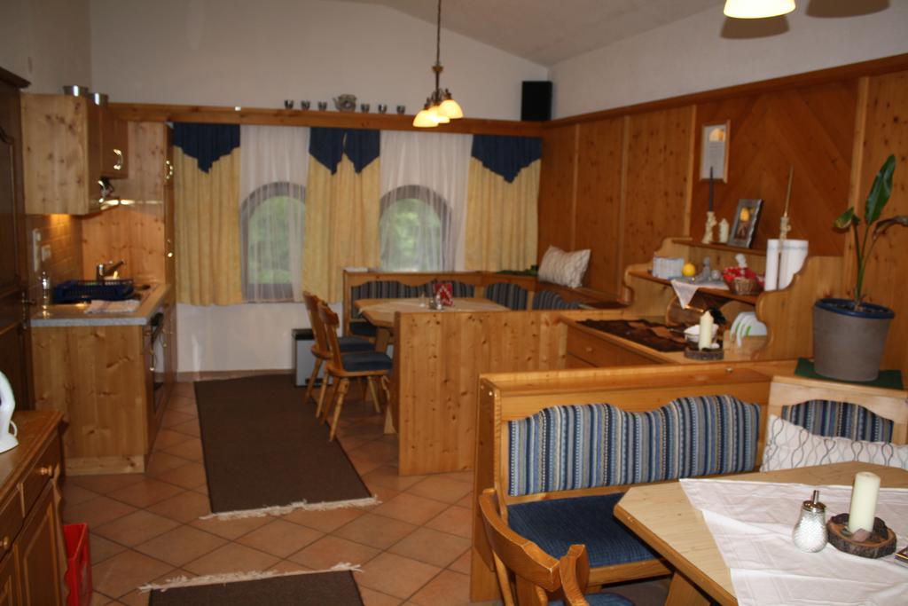 Schwarzenbacher Lungotz Ruang foto